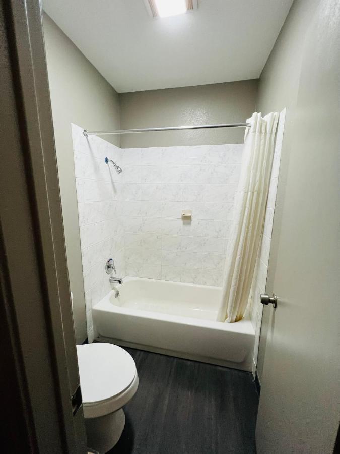 בוסייר סיטי Deluxe Inn מראה חיצוני תמונה